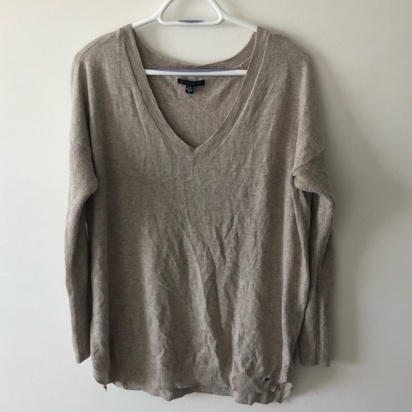 American Eagle V Neck Sweater